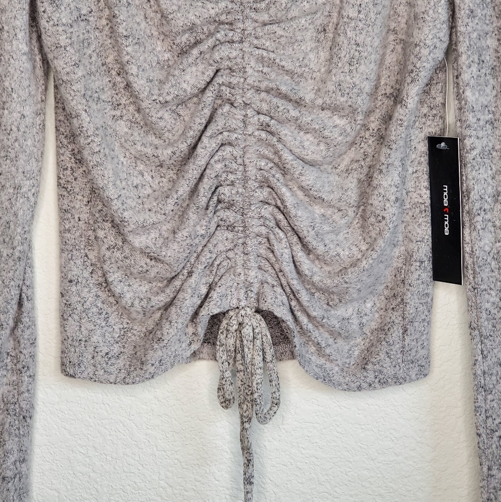 Moa Moa Gray Ruched Top - Picture 4 of 9